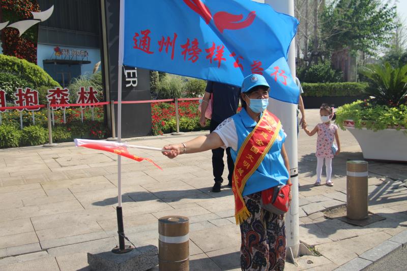 <strong>生活片肏小屄</strong>